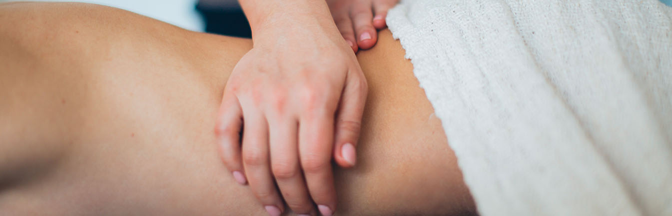 Cos’è e a cosa serve il Massaggio Miofasciale? - Poliambulatorio Descovich Bologna